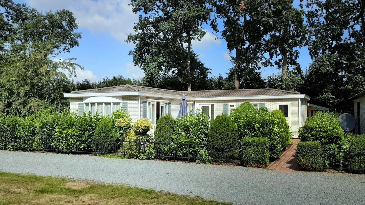 Chalet 42 'Vuursteenberg' Bospark Ijsselheide Zwolle Hattemerbroek Eksteriør billede