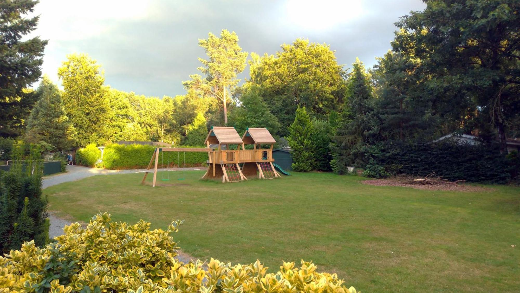 Chalet 42 'Vuursteenberg' Bospark Ijsselheide Zwolle Hattemerbroek Eksteriør billede